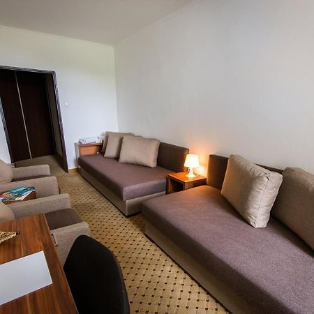 Hotel Merkur Kaluža Eksteriør bilde