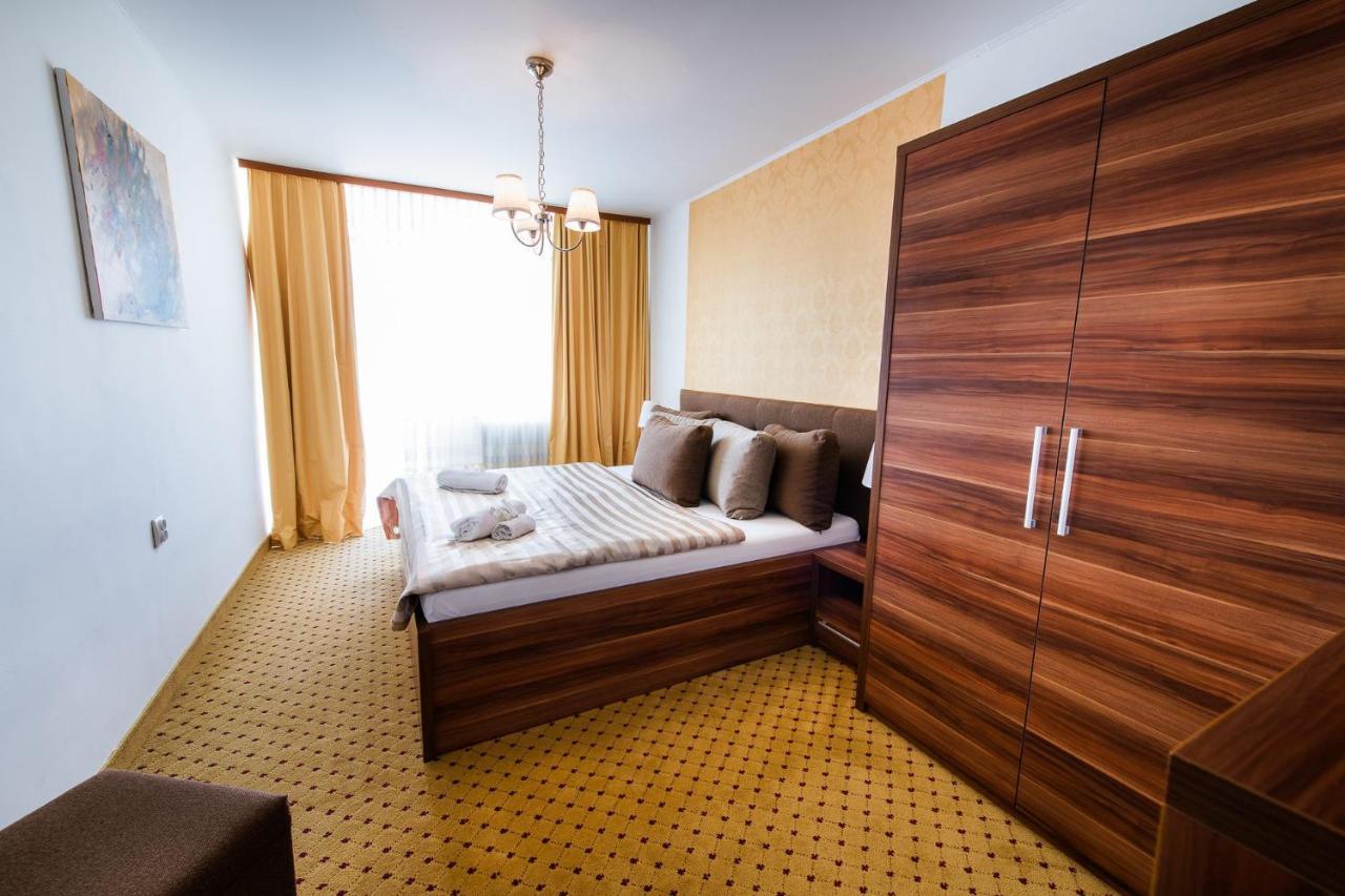 Hotel Merkur Kaluža Eksteriør bilde
