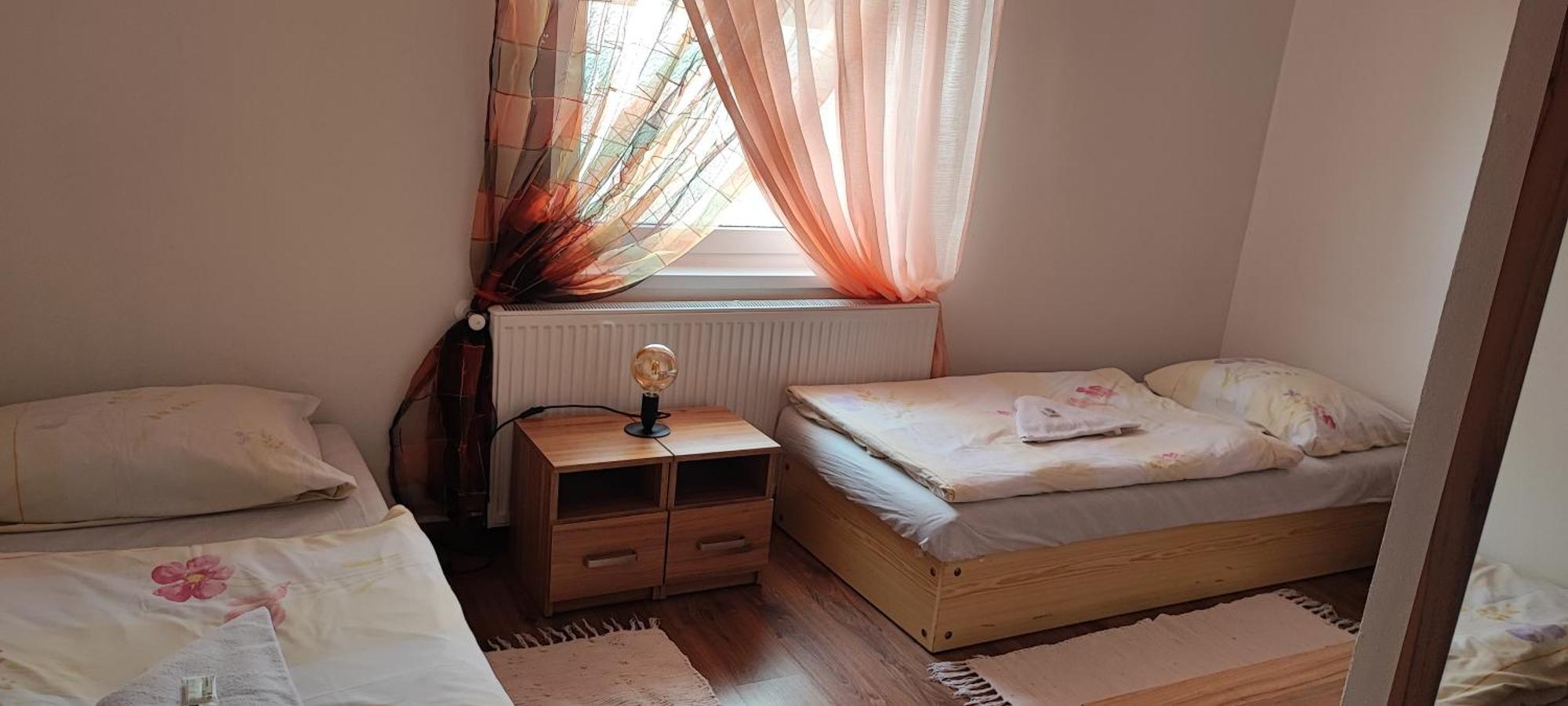 Hotel Merkur Kaluža Eksteriør bilde