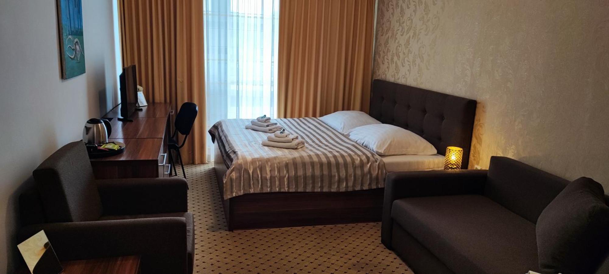 Hotel Merkur Kaluža Eksteriør bilde